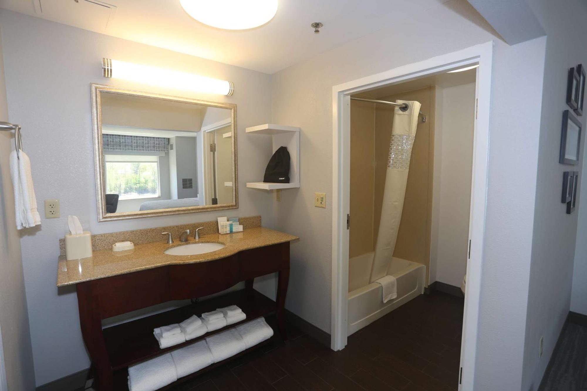 Hampton Inn Owego Extérieur photo